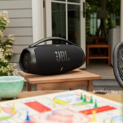 220722_jbl_aw_shot_03_exterior_boombox3wifi_1299_x1_1-800x534-1