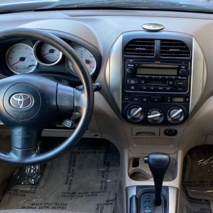Toyota-RAV4-2001_dashboard