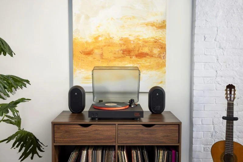 jbl_spinner_bt_orange_06_0019_x1-copy-800x534-1