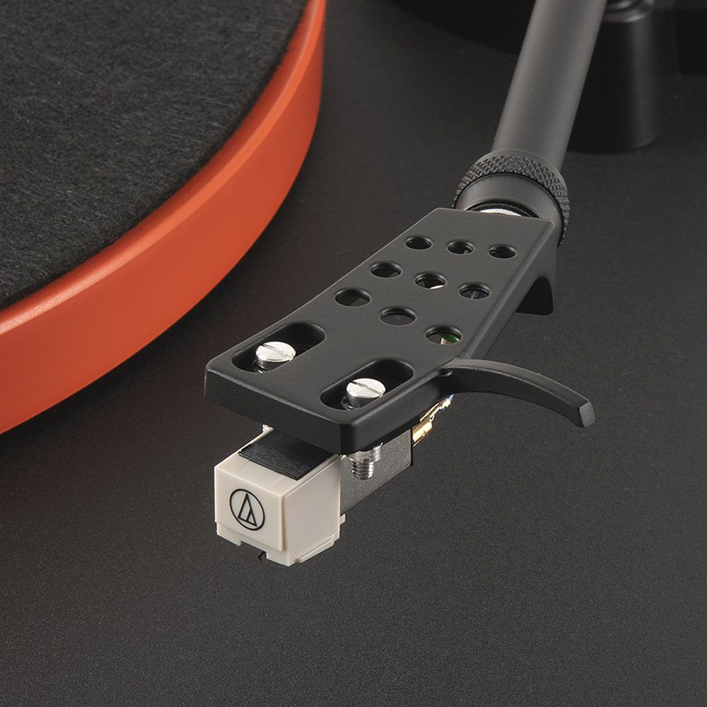 jbl-spinner-bt-close-up-view-1-v3-copy